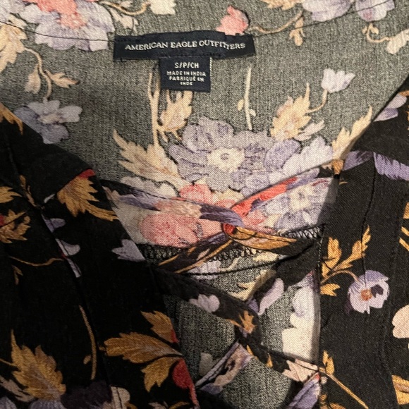 American Eagle long sleeve floral blouse - Picture 3 of 6